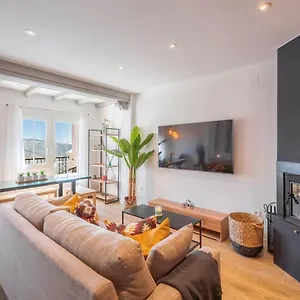 Beautifully Renovated 4 Bedroom + Kid's Sierra Nevada